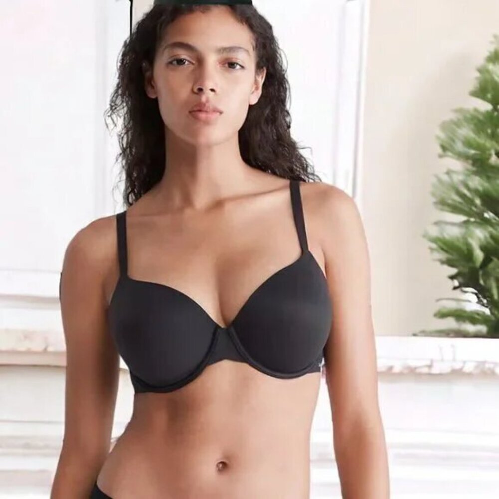 Calvin Klein Women's Perfectly Fit Push Up Plunge Memory Touch Bra, Black, 38C